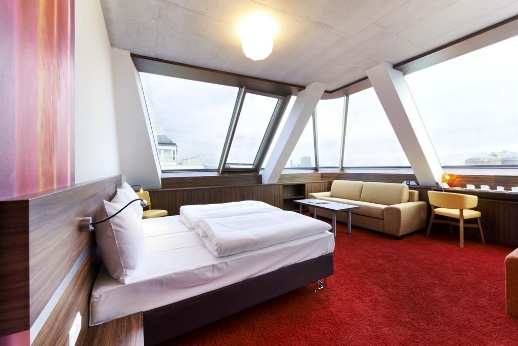 Simm's Hotel thumbnail 3