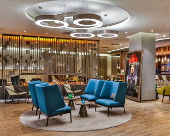 Holiday Inn Villingen - Schwenningen By IHG - Villingen-Schwenningen - Area lounge