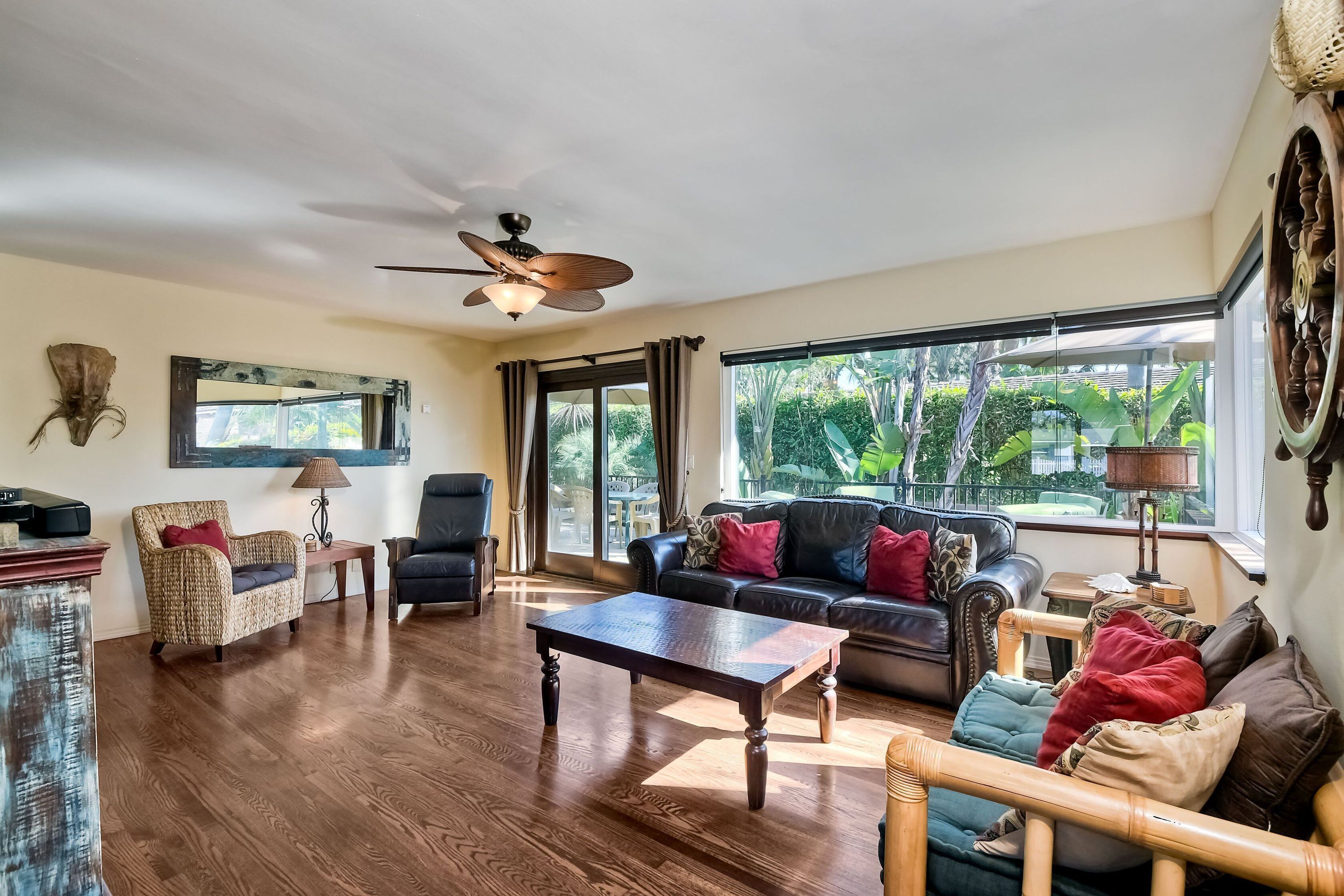 5285 Shore Drive - Carlsbad - Living room
