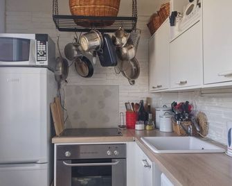 Elsősorban olyan vendégeket várunk, akik nem szeretik a zsúfolt szállodákat. - Eger - Kitchen