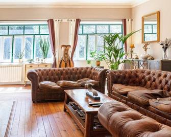 B&B Green Room African Style - Ramalhal - Sala de estar