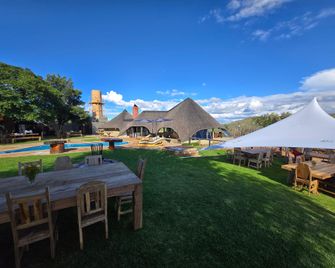 Amani-lodge Windhoek - Windhoek - Pool