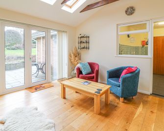 Trederwen - Rhayader - Living room