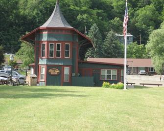 Keuka Lake Escape For You - Hammondsport - Building