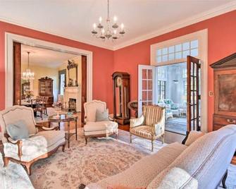 Gorgeous, Southern Home in Beautiful Cheraw - Cheraw - Living room