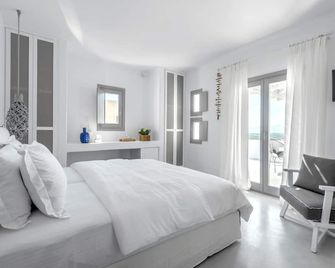 Seven Suites - Glinado - Bedroom