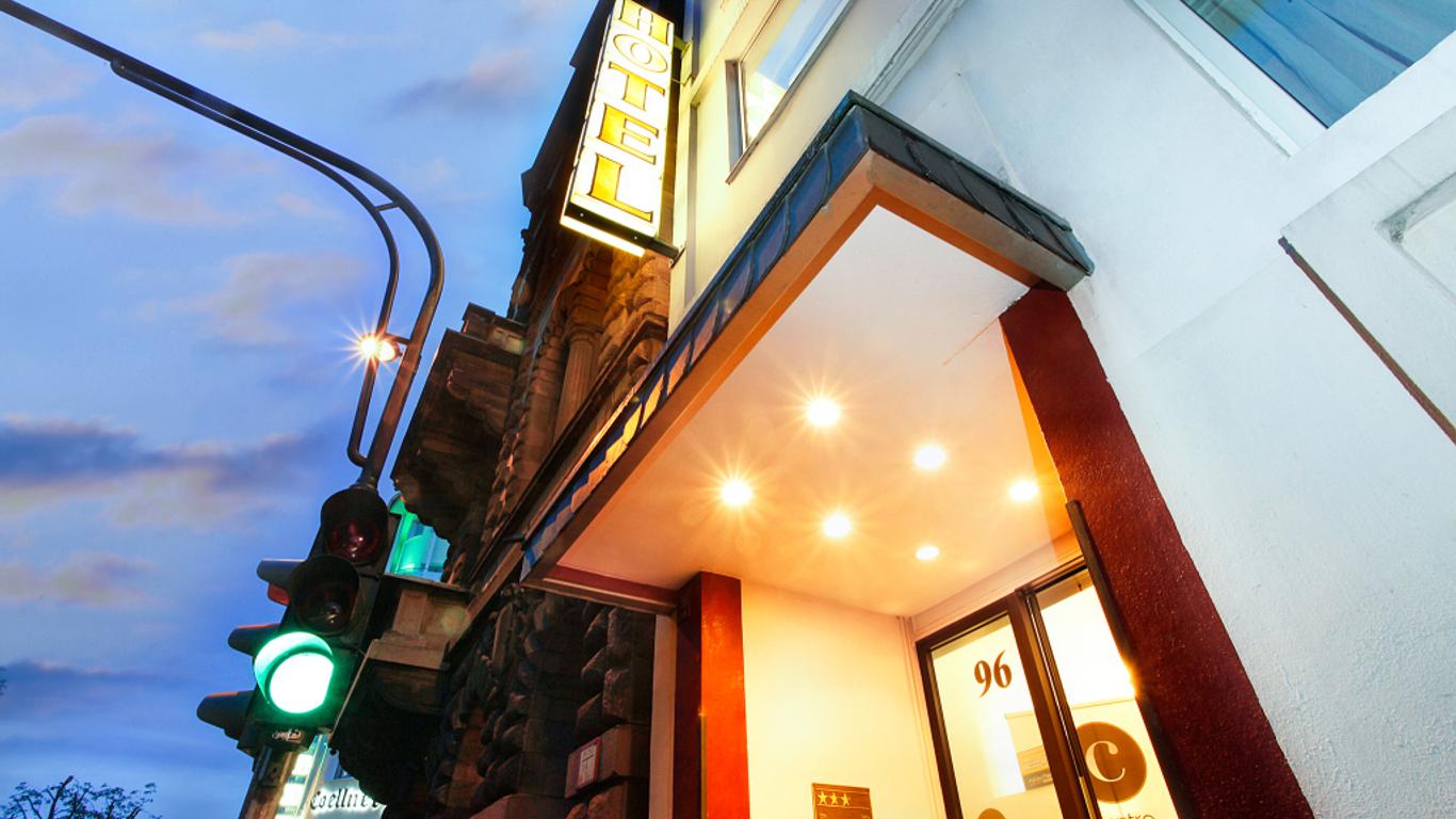 Ina Hotel Royal
