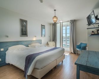 Hotel La Marine - La Rochelle - Bedroom