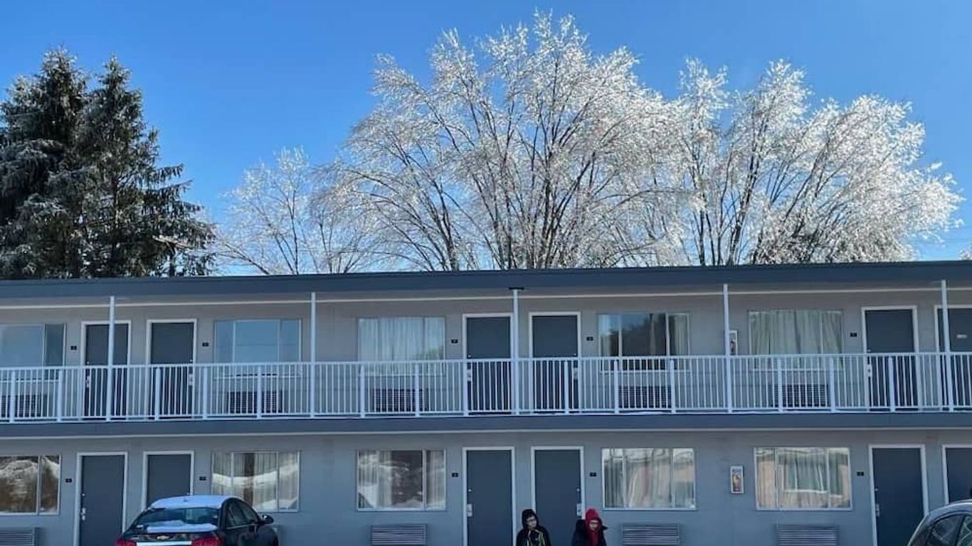 Lake Logan Inn Capital O Ohio