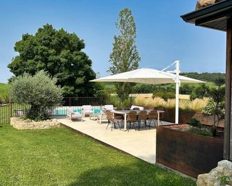 Country house - Swimming pool & air-conditioned comfort - short stay - Auch - Innenhof