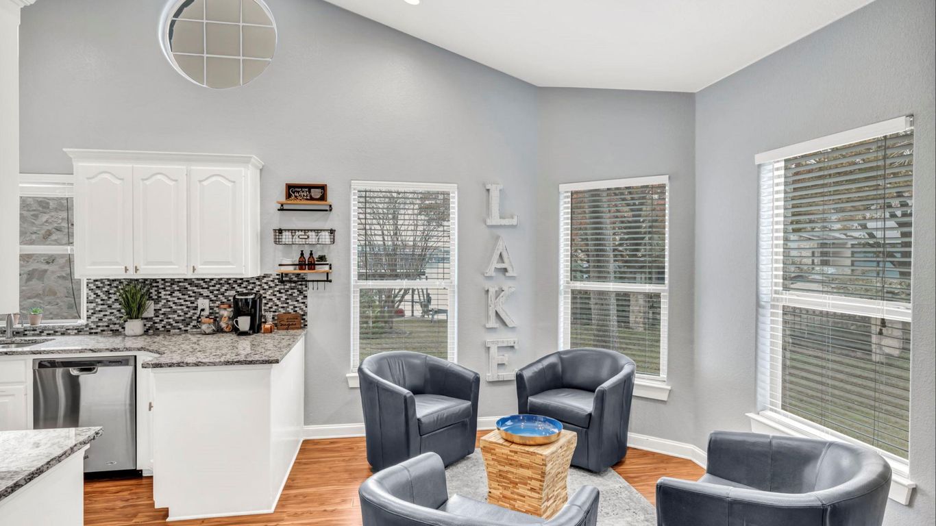 Horseshoe Bay Resort