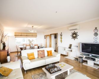 Whome | Ericeira Luxury Apartment - Ericeira - Living room