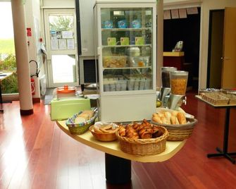 Good Night Hotel - Saint-Omer - Buffet
