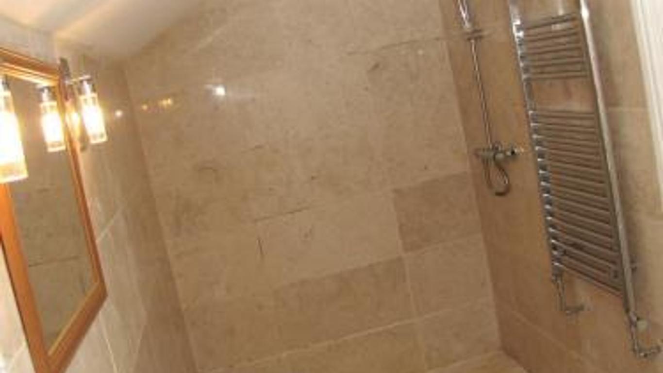 Churchills Inn & Rooms