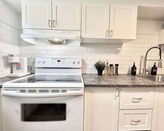 Ste-Foy urban area - 4 bedrooms - Spa - EV chrger - Quebec - Cocina