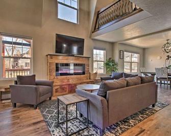 Spacious Home With Hot Tub - Great Falls