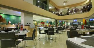 @Hom Semarang Simpang Lima - Semarang - Restaurante