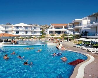 Pefki Islands - Pefki - Bazén