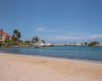 Ocho Rios Vacation Resort Property Rentals - Ocho Rios - Beach