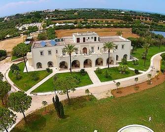 Tenuta La Baronessa Resort - Tuglie - Edificio