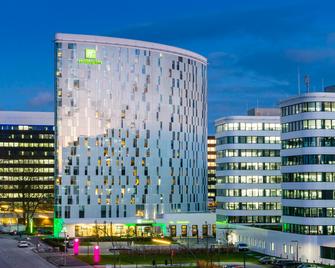 Holiday Inn Hamburg - City Nord - Amburgo - Edificio