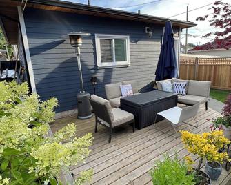 Comfy bright & clean 1 bed #8 central location - Vancouver
