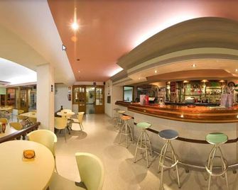 Hostal Adelino - סנט אנטוני דה פורמני - בר