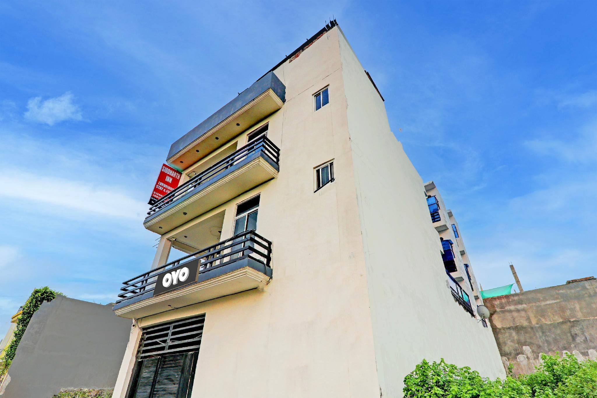 Hotel O Siddharth Inn - לאקנאו - בניין