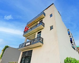 Hotel O Siddharth Inn - לאקנאו - בניין