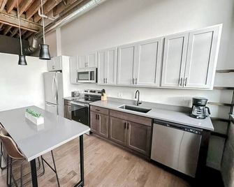 Sleepover | Stylish 1bd/1ba Loft - Newton - Newton - Küche