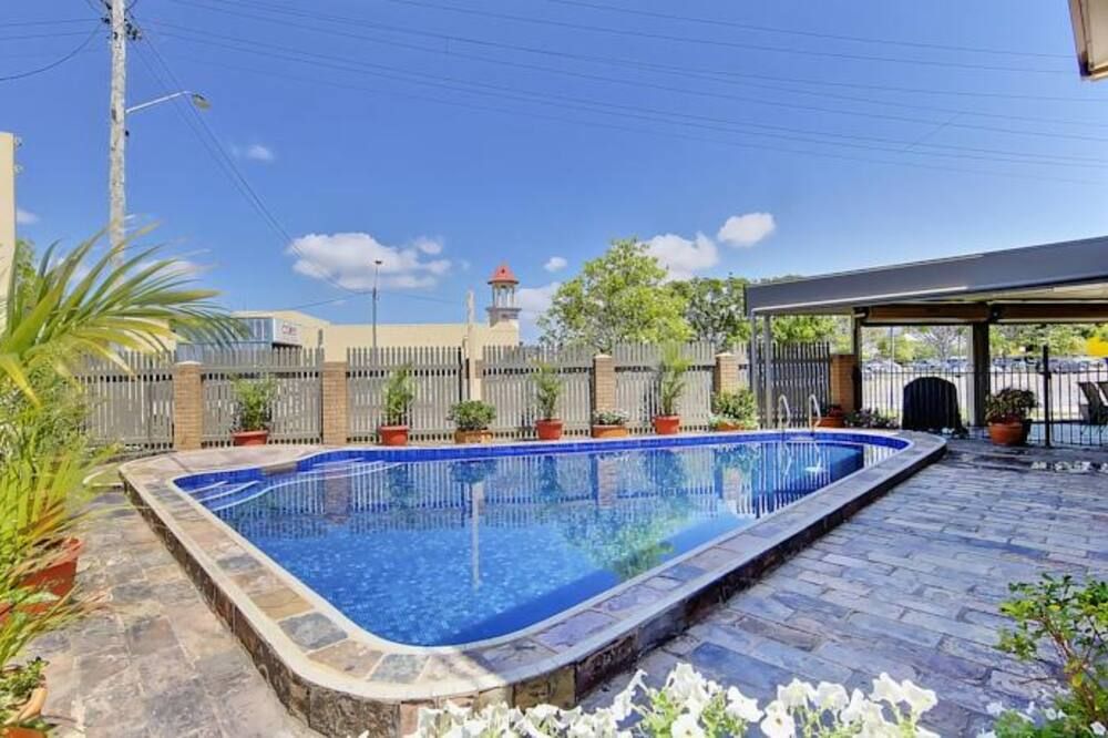 راينتري موتل