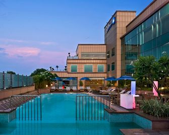 Taj Hotel & Convention Centre, Agra - Agra - Pool