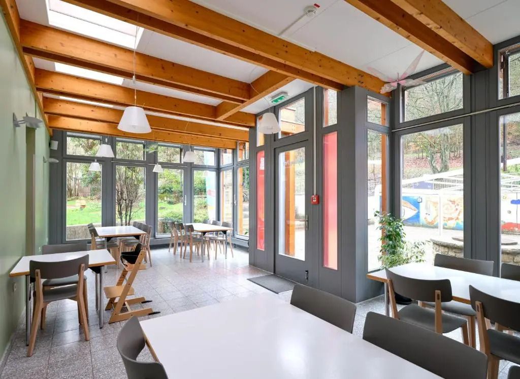 بيت شباب يوث لاروشيت