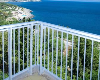 Hotel Orsa Maggiore - Castro - Balkon
