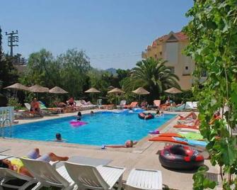 Nur Apart - Marmaris - Piscina