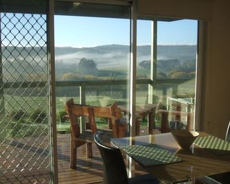 Forrest River Valley B&B - Colac - Balcón