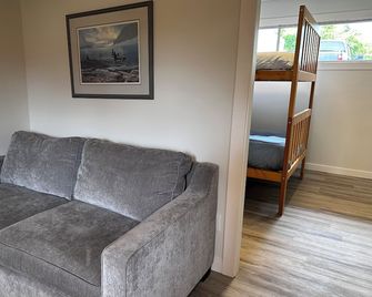 Delkatla Tide - Masset - Living room
