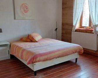 Good-humored homes - Enghien - Chambre
