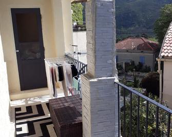 Appartement Moderne au Cœur du Village de Barbaggio aux Pieds du cap Corse - Barbaggio - Balcony