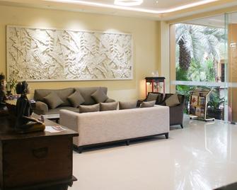 Narita Classic Hotel - Tangerang City - Lobby