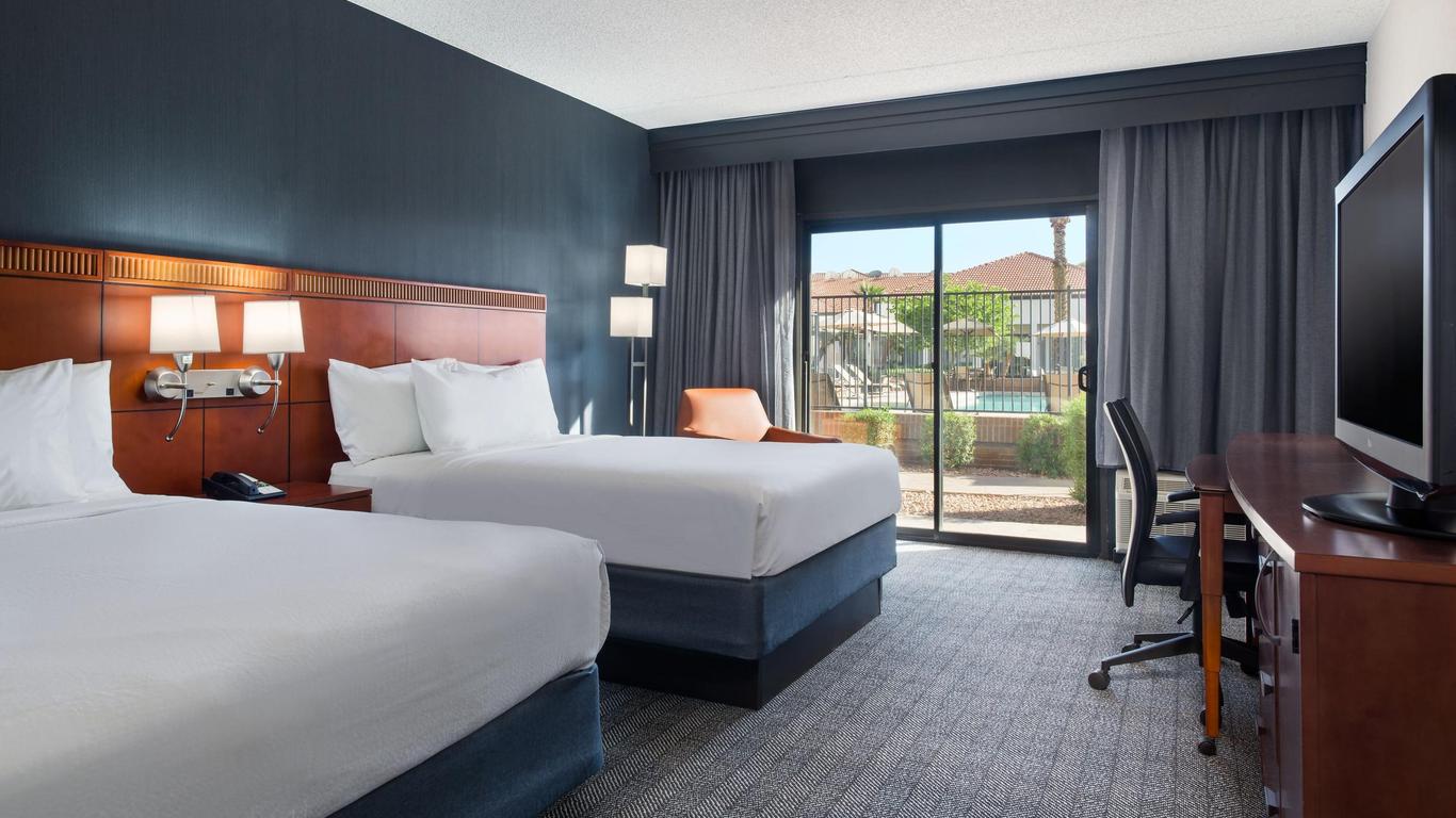 Courtyard by Marriott Phoenix Airport