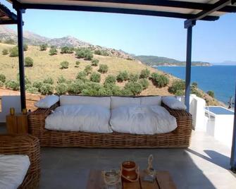 Eroessa - Samothraki Beach Apartments & Suites Hotel - Samothraki - Balcony