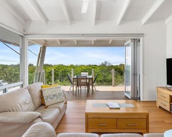 1 Casuarinas in Peregian Beach - Peregian Beach - Huiskamer