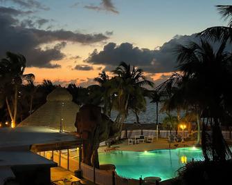 Coconut Cove Resort and Marina - Islamorada - Piscina