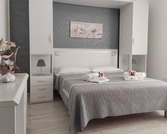 Bed & Breakfast Plaza - Lampedusa - Bedroom