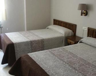 Hostal Ochoa - San Adrián - Camera da letto