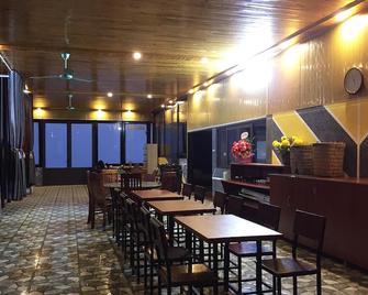 Scenic Views Farmstay & Hostel - Sa Pa - Restaurant