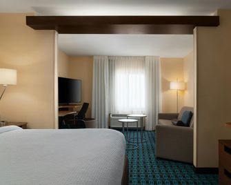 Fairfield Inn & Suites by Marriott London - London - Habitación