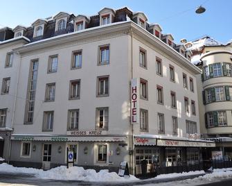 Hotel Weisses Kreuz - Interlaken - Gebouw