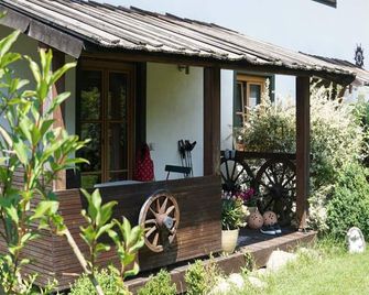 Ferienwohnung, 40 Qm Dachgeschoss, Wohn- Und Schlafraum Kombiniert - Bad Endorf